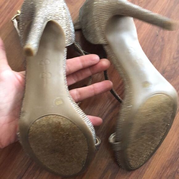 Jessica Simpson gold shimmer strap he platform heels. Size 9. - Picture 8 of 11